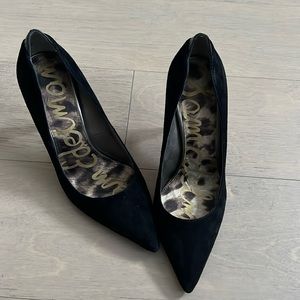 Sam Edelman Size 9 black suede stiletto heel